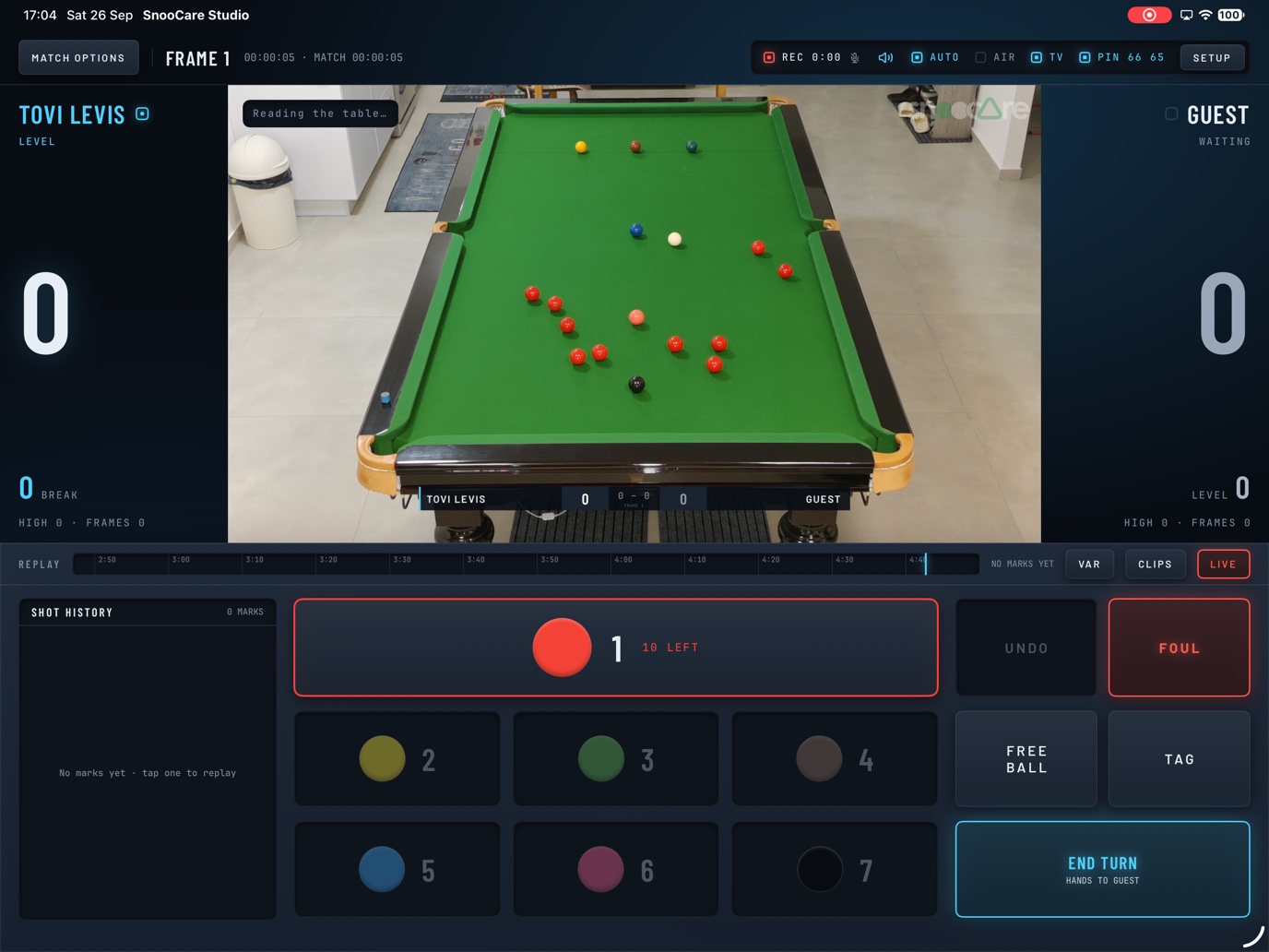 The SnooCare broadcast desk on iPad: the live picture of the table, both players' scores, the shot history and the ball keys.